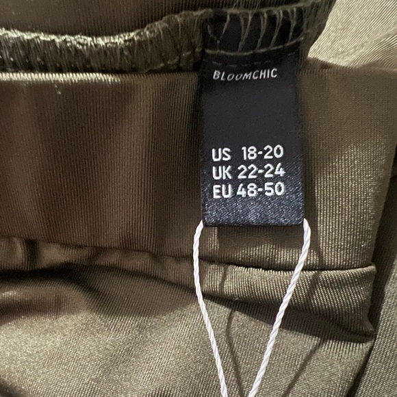 Bloomchic Shorts - Picture 3 of 3